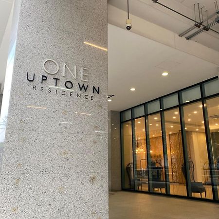 1 Bedroom Uptown Bgc Across Uptown Mall Манила Екстериор снимка