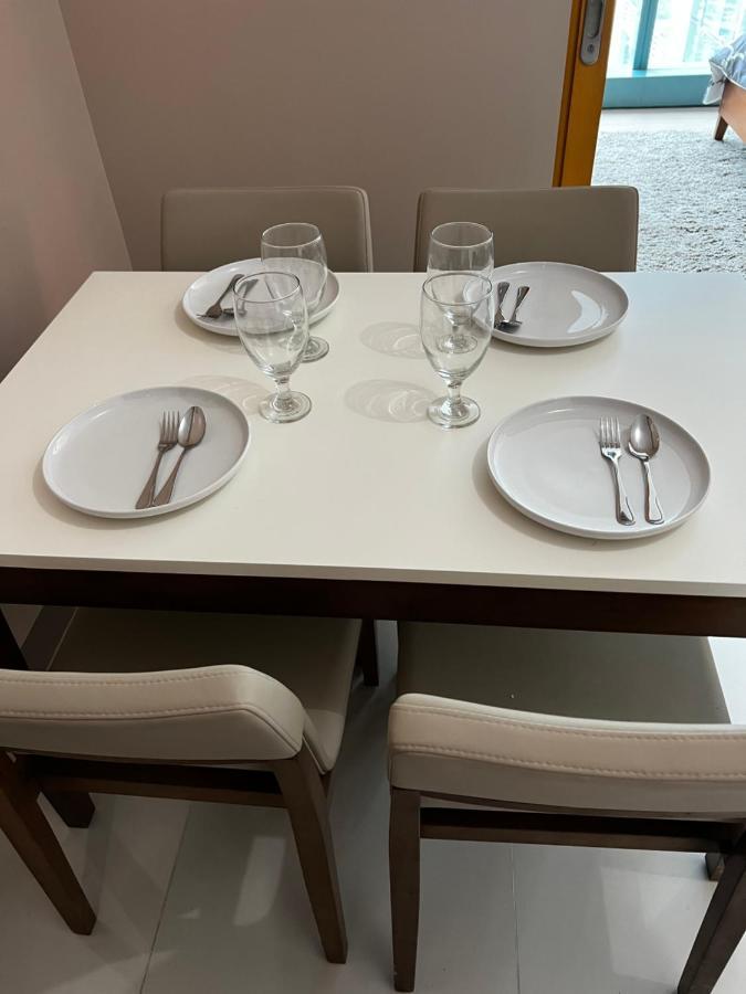 1 Bedroom Uptown Bgc Across Uptown Mall Манила Екстериор снимка